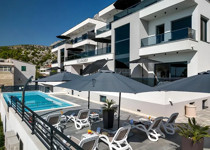 Villa Balmis House A