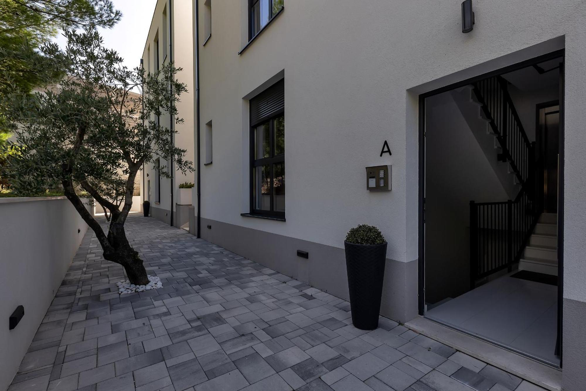 Apartment Balmis House A *